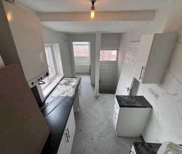 3 bedroom flat to rent - Photo 5