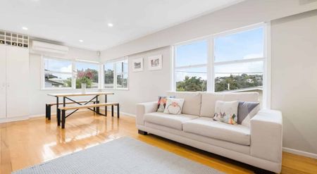 Family Friendly 3 Bedroom Home in Birkdale - Photo 2