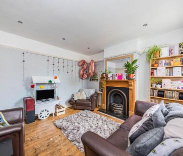 4 bedroom semi-detached house to rent - Photo 1