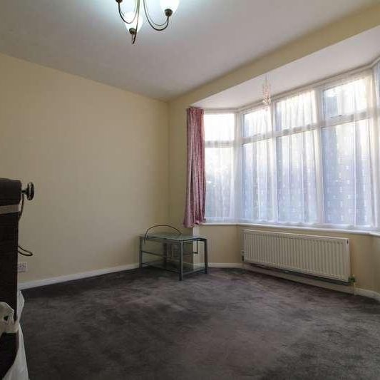 Basingstoke Road, Reading, RG2 - Photo 1