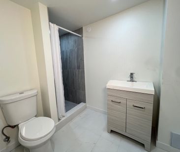 For Lease - 62 Mcclenny Drive Unit# lower 2, Aurora, Ontario - Photo 5