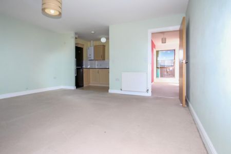 2 bedroom flat to rent - Photo 2