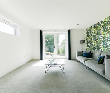 To Let 2 Bed Apartment - Photo 4