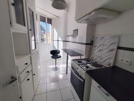Location Appartement 3 pièces 65m² TOULON 83200 - Photo 2