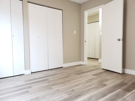 Cambridge Manor Apartments - Photo 2