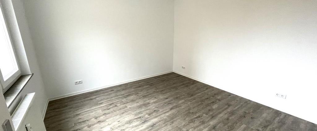 Küchenübernahme möglich! Gepflegte 3,5-Zimmer-Wohnung mit Klick-Vinyl in Wolfsburg - Photo 1