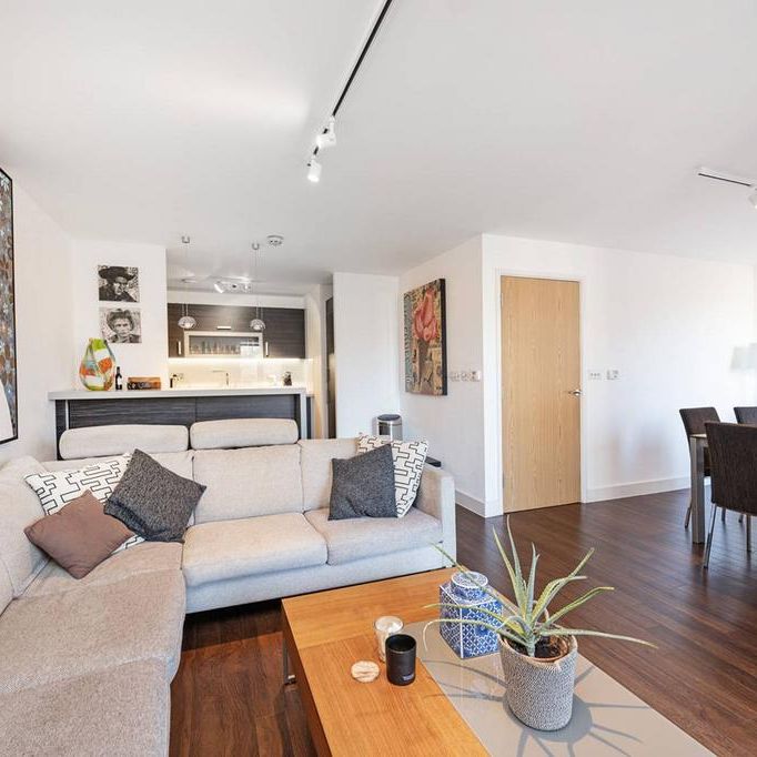 2 bedroom flat to rent - Photo 1