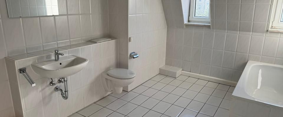 Erstbezug nach Vollsanierung - Helle 2 - Zimmer - DG - Wohnung - Foto 1