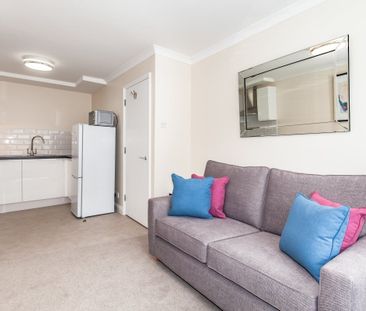 St Thomas St, Oxford - Photo 3