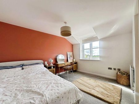 3 bedroom semi-detached house to rent - Photo 5