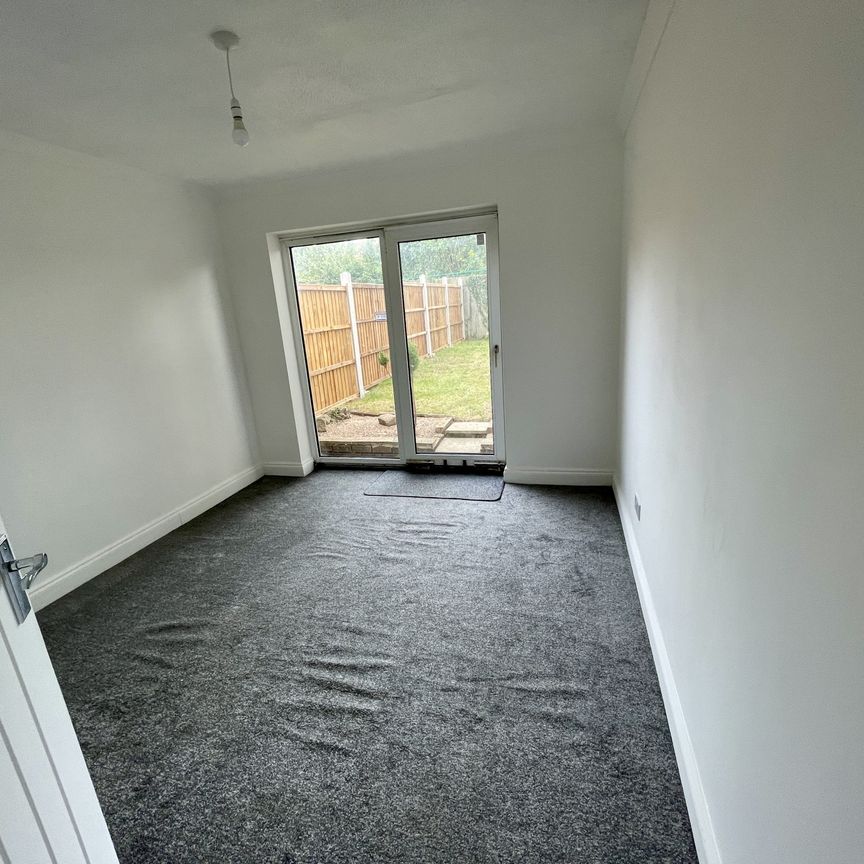 AVAILABLE NOW ***WATER BILLS INCLUDED Two bedroom*** Semi-detached bungalow*** Cul de sac location*** Easy access to major road links ***Local amenities***Neutrally decorated throughout ***New electric heating system ***Enclosed garden*** Thriving friendly community. - Photo 1