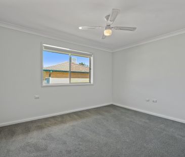 SOUTH TAMWORTH - Three Bedroom Home - Photo 4