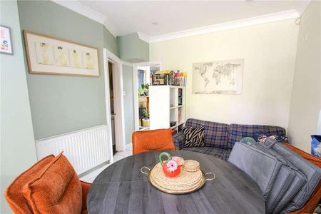 Danescroft Drive, Leigh-on-sea, SS9 - Photo 4