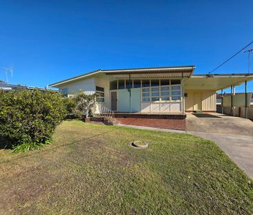 Charming 3-Bedroom Home Close to Town & Sporting Fields - Photo 5