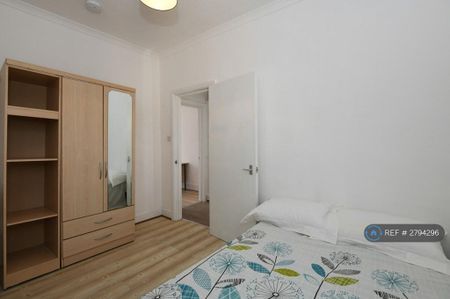 4 bedroom terraced house to rent - Photo 5