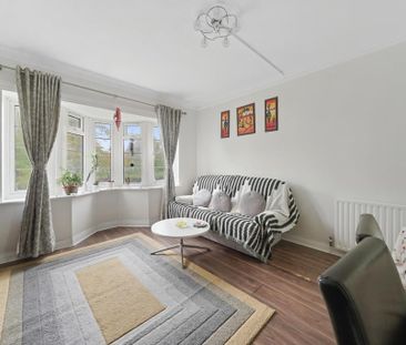 2 bedroom ground floor flat to rent - Photo 2