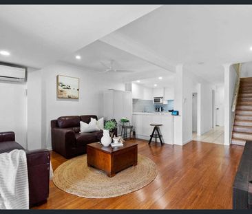 Waterside Townhouse Living in the Heart of Burleigh Waters - 6 Mont... - Photo 5