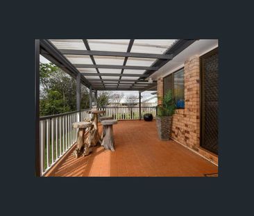 4 Bedroom Home within walking distance to a Park and Major Shopping... - Photo 1