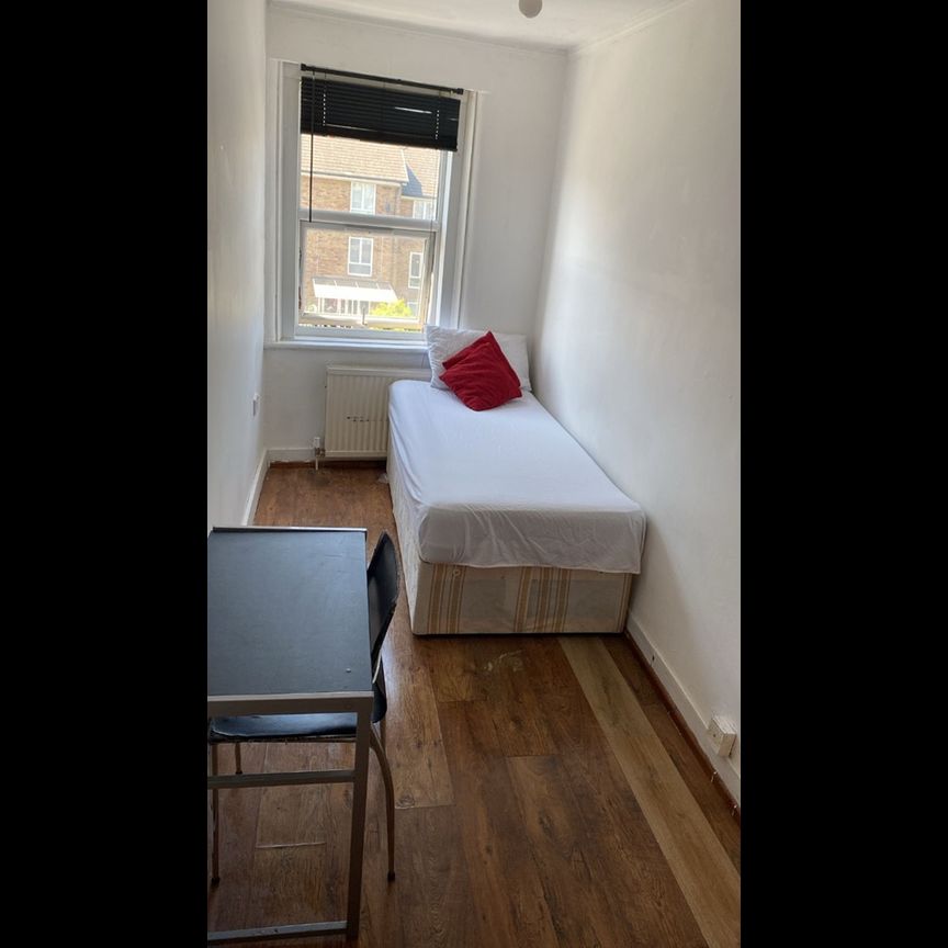 Room in a Shared Flat, Wightman Road, N8 - Photo 1