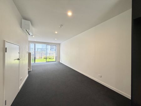 3 Bedroom Townhouse in Petone - Photo 2