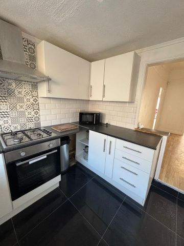 3 Bed Terraced House, Esmond St, L6 - Photo 5