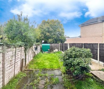 1 bedroom in a house share to rent - Photo 5