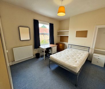 Heworth Place, Heworth - P2132 - Photo 3