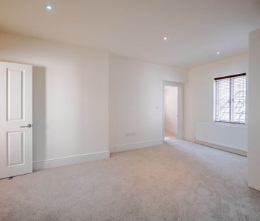 Sutcliffe House - Photo 1