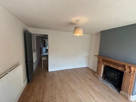 2 bedroom terraced house to rent - Photo 2