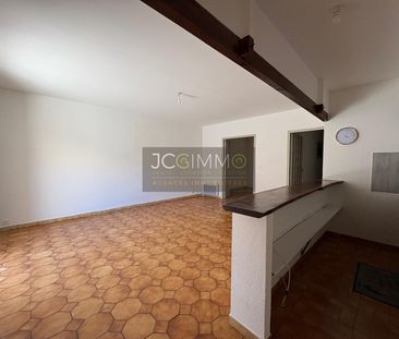 Location Appartement 4 pièces 80m² PUGET VILLE 83390 - Photo 1