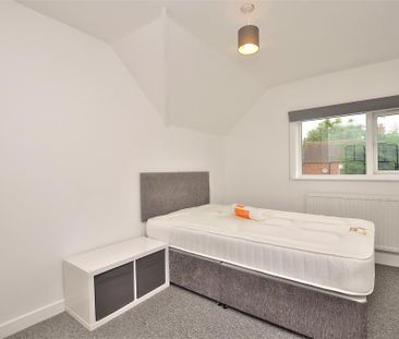 3 bedroom semi-detached house to rent - Photo 4