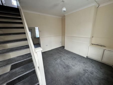 2 Bedroom Terraced House - Photo 2