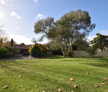 19 Summerhill Park Drive, Mooroolbark - Photo 6