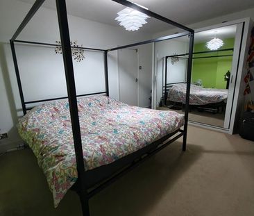 Room in a Shared Flat, Sydenham Road, CR0 - Photo 1