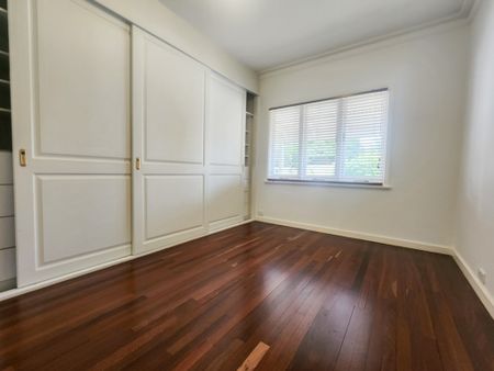 134 Manning Road, Manning WA 6152 - Photo 2