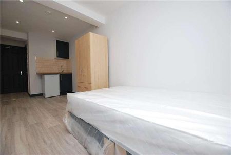 Raymond Crescent, Guildford, Surrey, GU2 - Photo 3