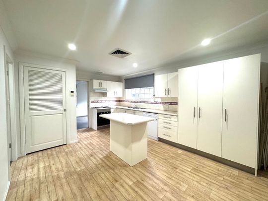 3-Bedroom Home in Prime Location! - Photo 1