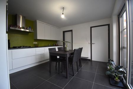 Charmante huurwoning vlakbij centrum Ruiselede - Photo 2