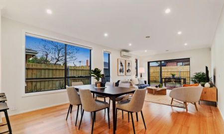 4 Bed, 2 Bath - Photo 4