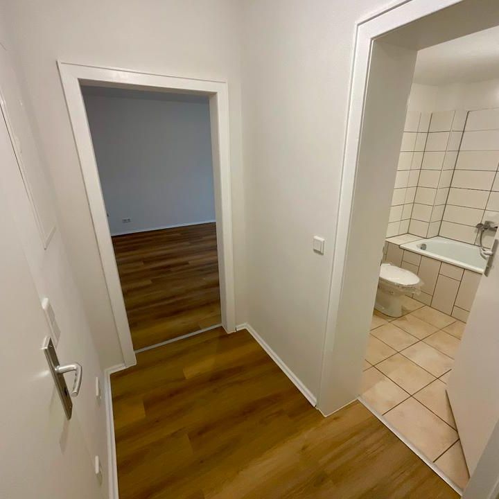 Top renovierte 1-Zimmer-Wohnung mit Sonnenbalkon! - Photo 1