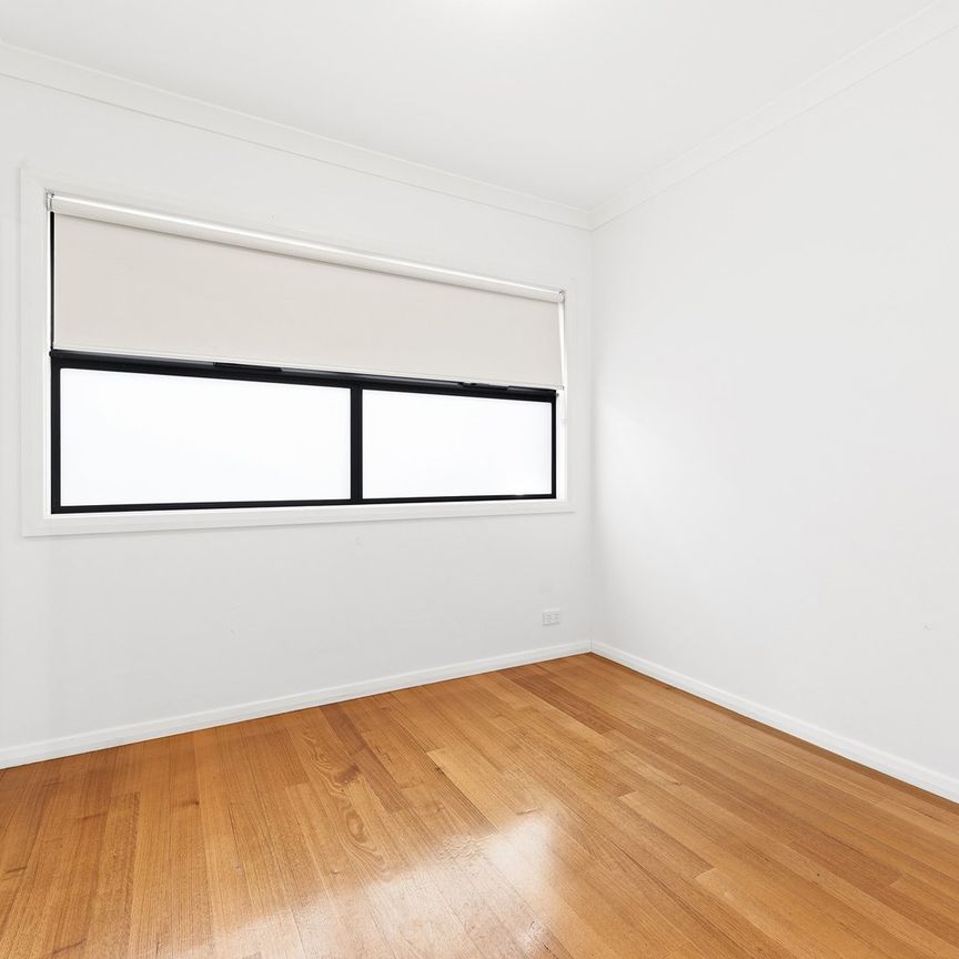 2/21 Alpine Grove, Pascoe Vale VIC 3044 - Photo 1