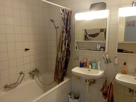 CHARMANT APPARTEMENT de 4.5 pièces AU COEUR DE LA VILLE ! - Foto 5