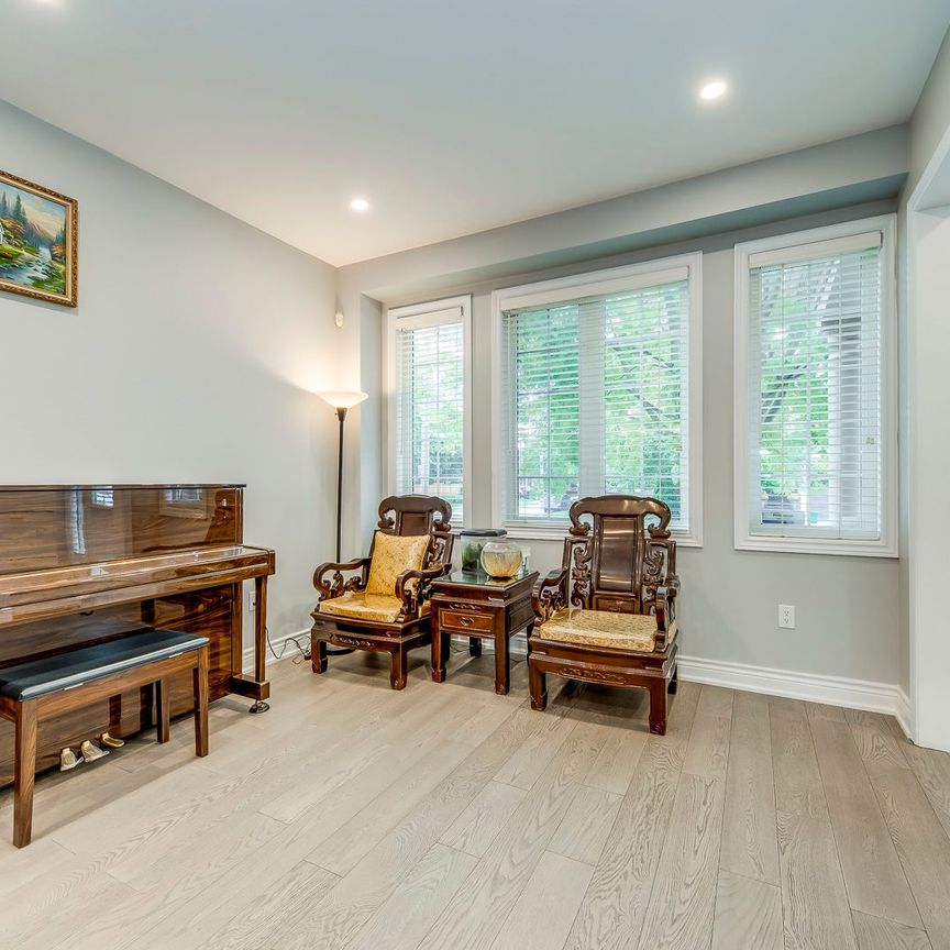 For Lease - 2401 Aztec Gate, Oakville, Ontario - Photo 1