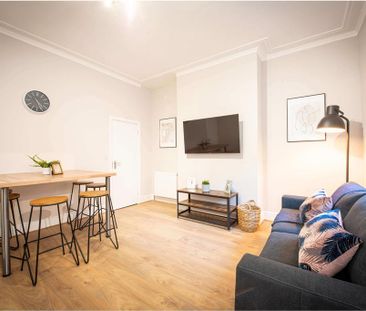 6 bedroom house to rent - Photo 1