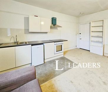 Studio to rent - Photo 6