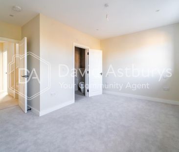 4 bedroom semi-detached house to rent - Photo 2