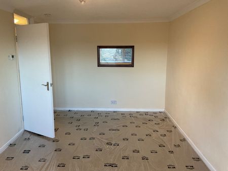 2 Bed Flat, Charlton Mead Drive, BS10 - Photo 4