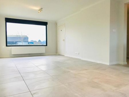 Gerenoveerde 4-slaapkamer woning met grote tuin en garage! - Photo 3