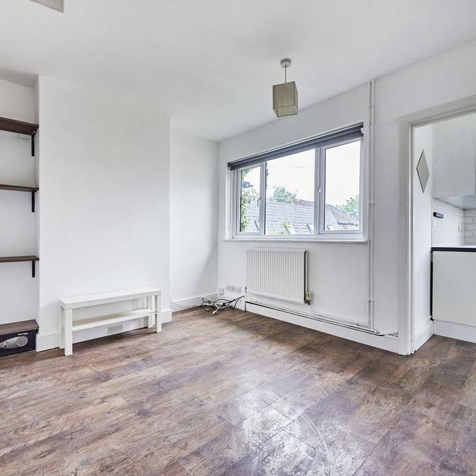 2 bedroom maisonette to rent - Photo 1