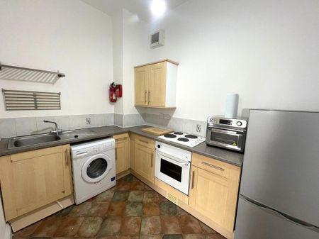 2 bedroom flat to rent - Photo 4